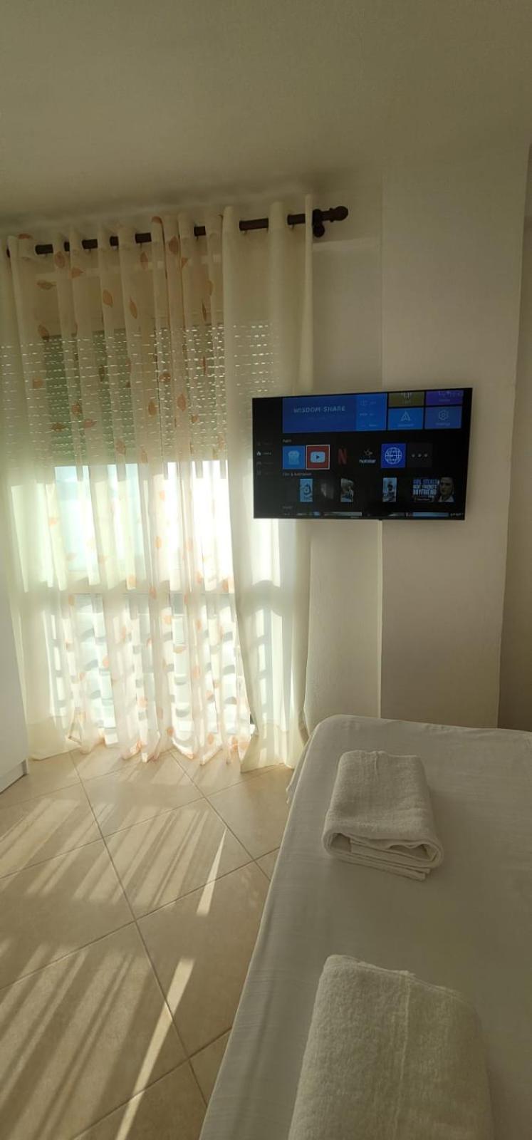 Sea View Vlora Apartment Bagian luar foto
