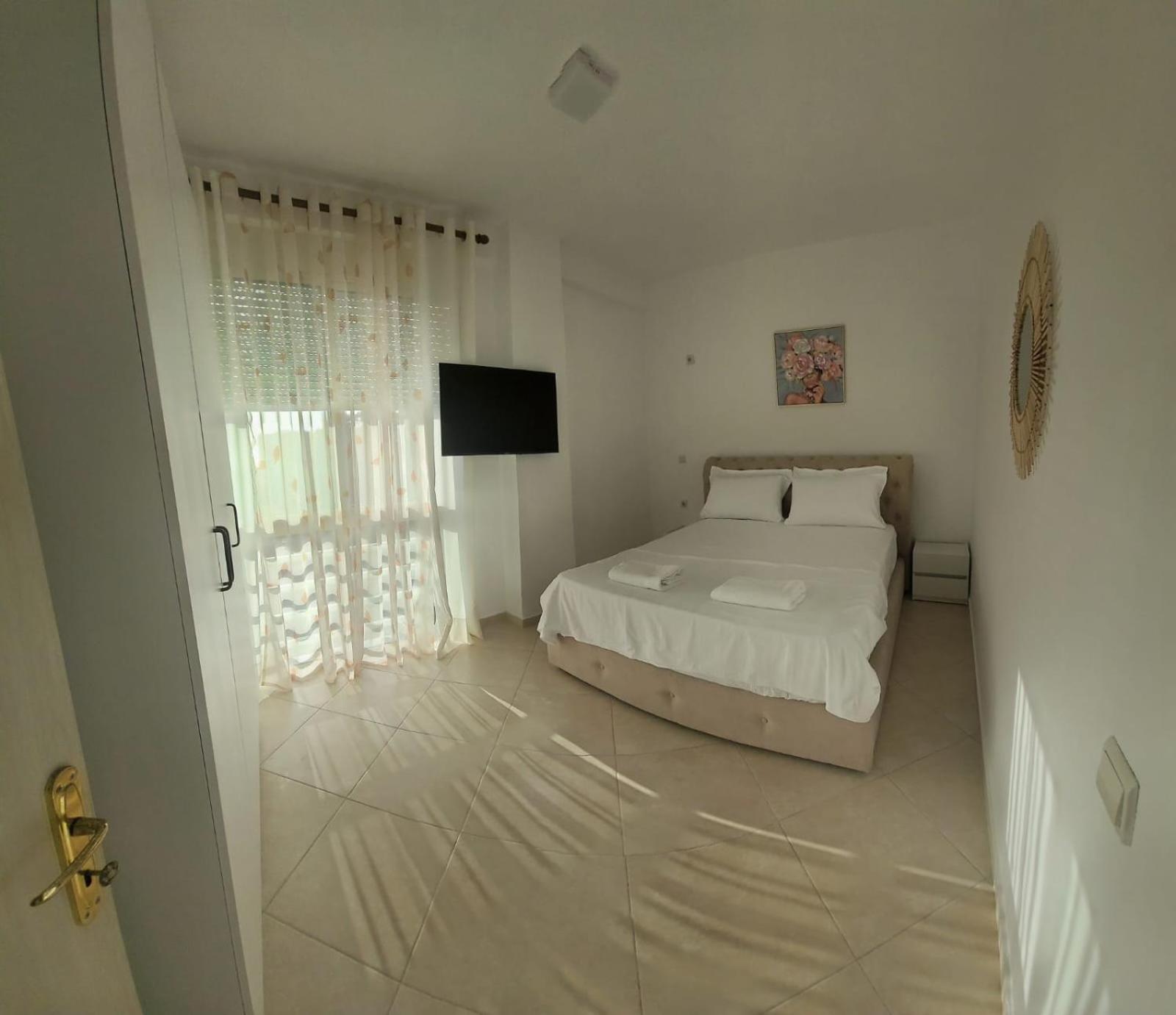 Sea View Vlora Apartment Bagian luar foto